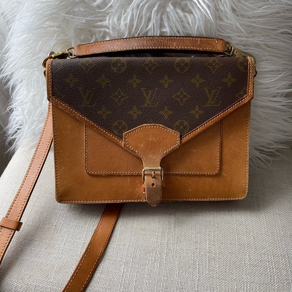 *RARE* Vintage *Collector’s Item* Louis Vuitton Shoulder Bag Clutch Handle - Picture 11 of 15